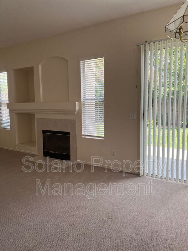 Building Photo - 480 Stern Dr