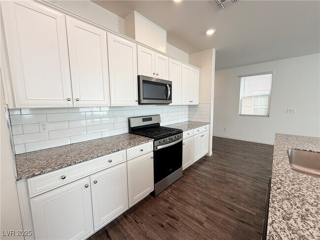 Building Photo - 8011 Cavazzo Ave