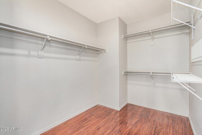 Building Photo - 6769 W Monona Dr