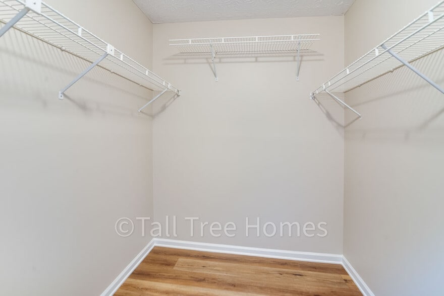 Building Photo - 410 Murry Park