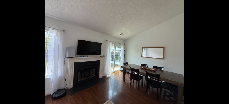 Building Photo - 1246 Woods Way
