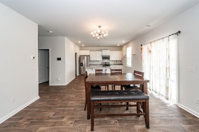 Building Photo - 4 Bedroom 2.5 Bath Home in Cane Bay Planta...