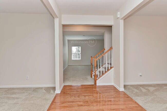 Building Photo - Beautiful 3,409 sqft 5-bedroom 3-bath Exec...