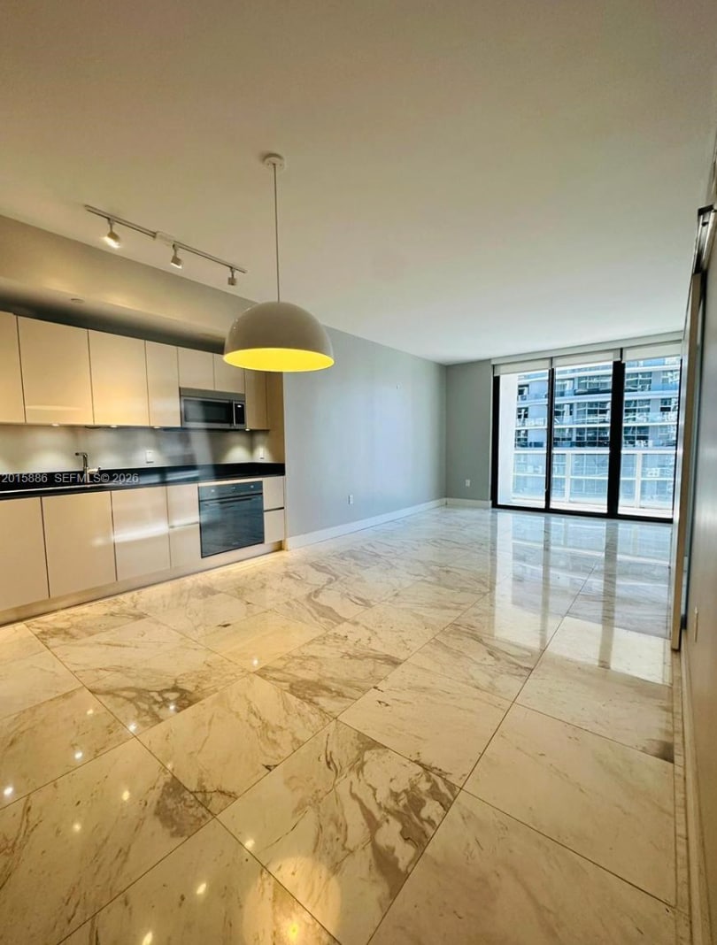 Building Photo - 1010 Brickell Ave