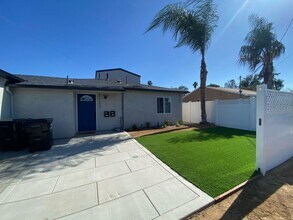 Building Photo - 5BD/2BA on Ewing!!