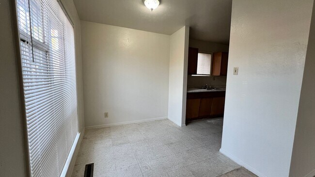 Building Photo - 5105 Danny Dr