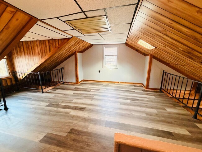 Building Photo - 21 Kosciusko Way