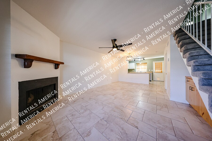 Building Photo - 3491 N Arizona Ave