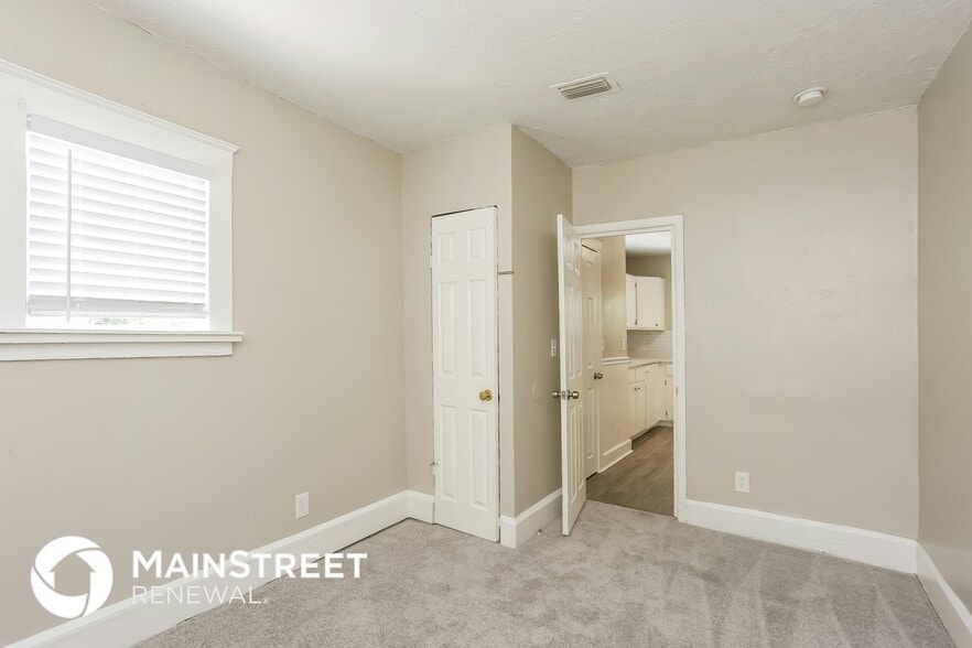 Building Photo - 4010 1st Ave S