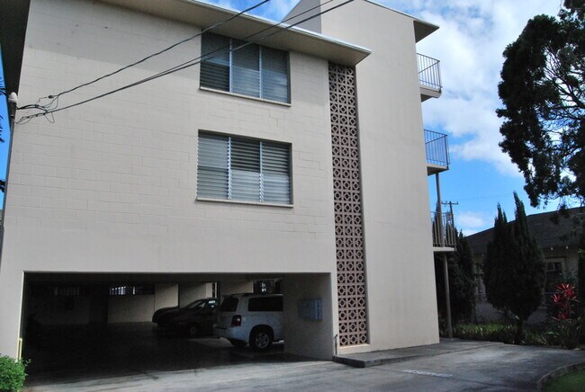Building Photo - 1707 Nuuanu Ave