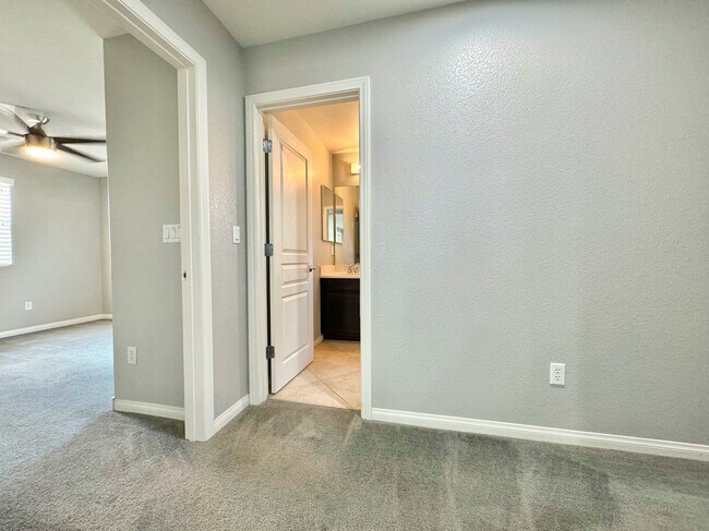 Building Photo - 10544 Pembroke Bay St