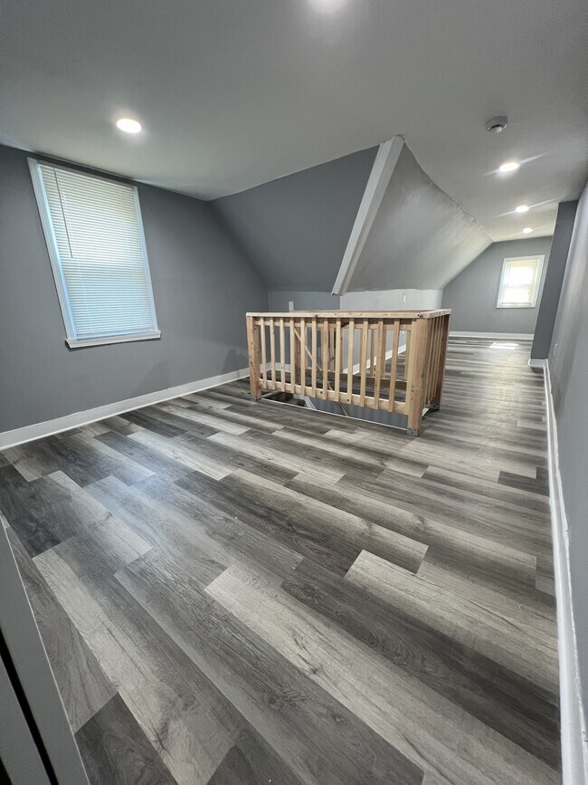 Building Photo - 85 Chestnut St