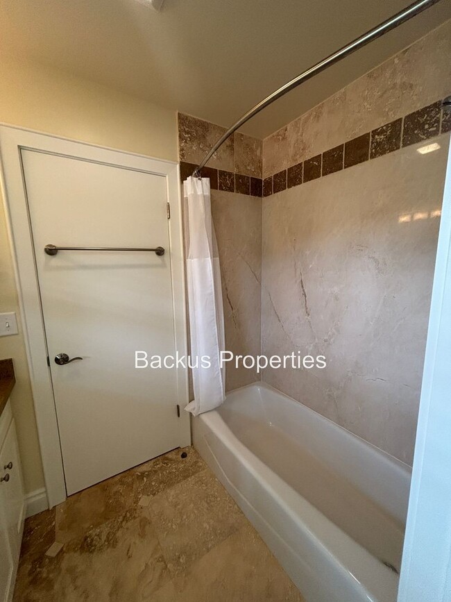 Building Photo - Stunning three bedroom home in picturesque...