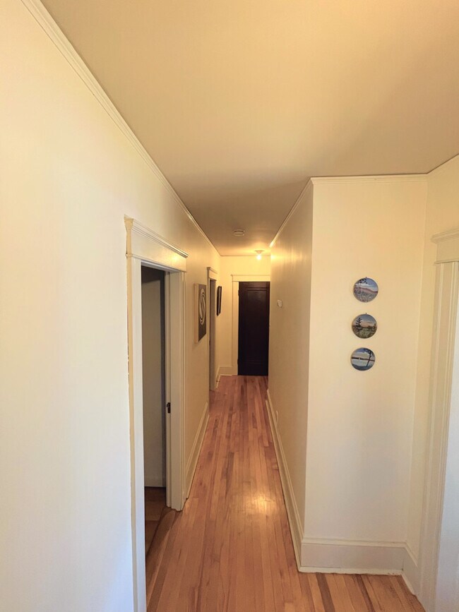 Building Photo - 18 High Ridge Rd