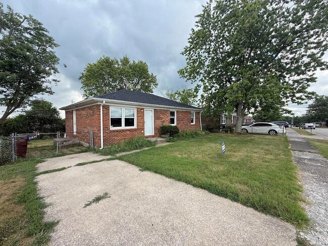 Building Photo - 408 Foxwood Dr