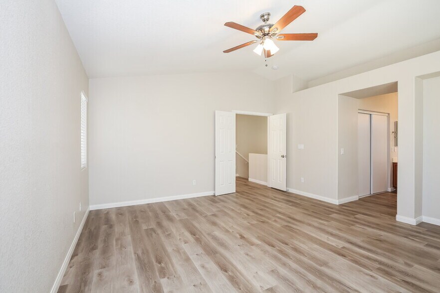 Building Photo - 3577 Chelsea Grove St