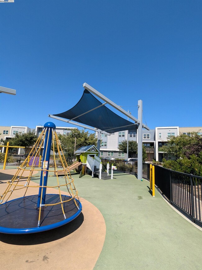 Building Photo - 5840 Virtual Ln