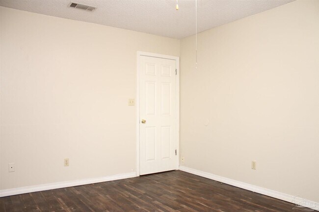 Building Photo - 7608 Wilshire Rd