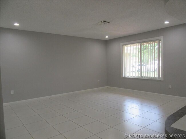 Building Photo - 4100 NW 110th Ave