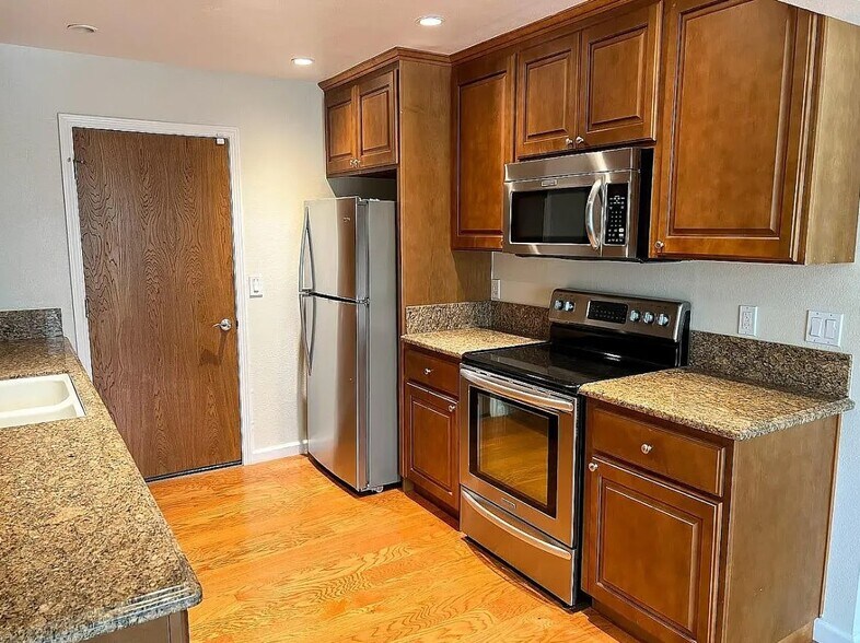 Building Photo - 112 Vineyard Ct