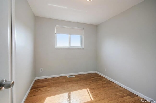 Building Photo - 37718 Douglas Ct