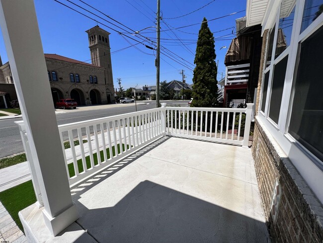 Building Photo - 17 N New Haven Ave