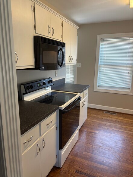 Building Photo - 4002 Massie Ave