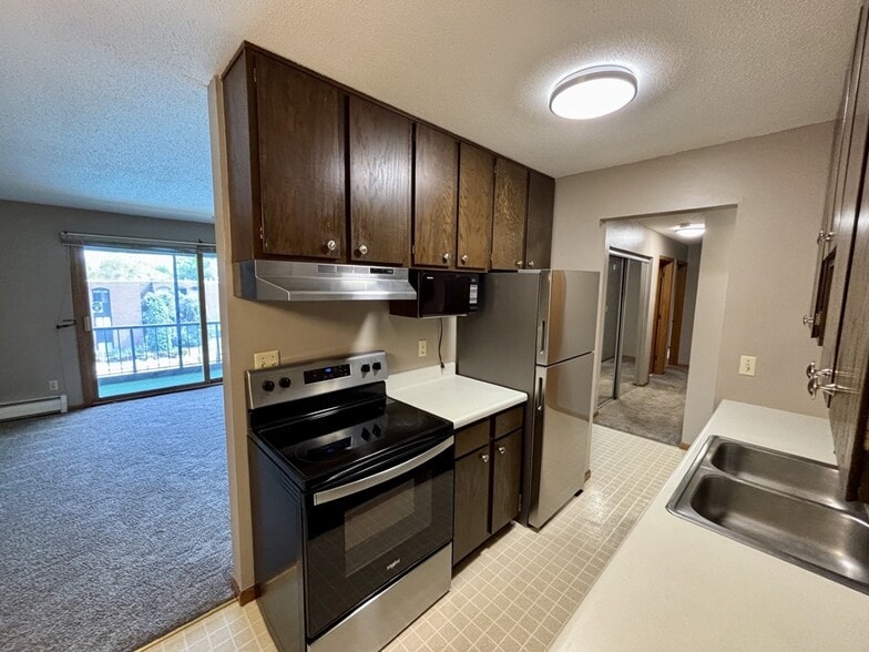 Building Photo - 255 Westview Dr