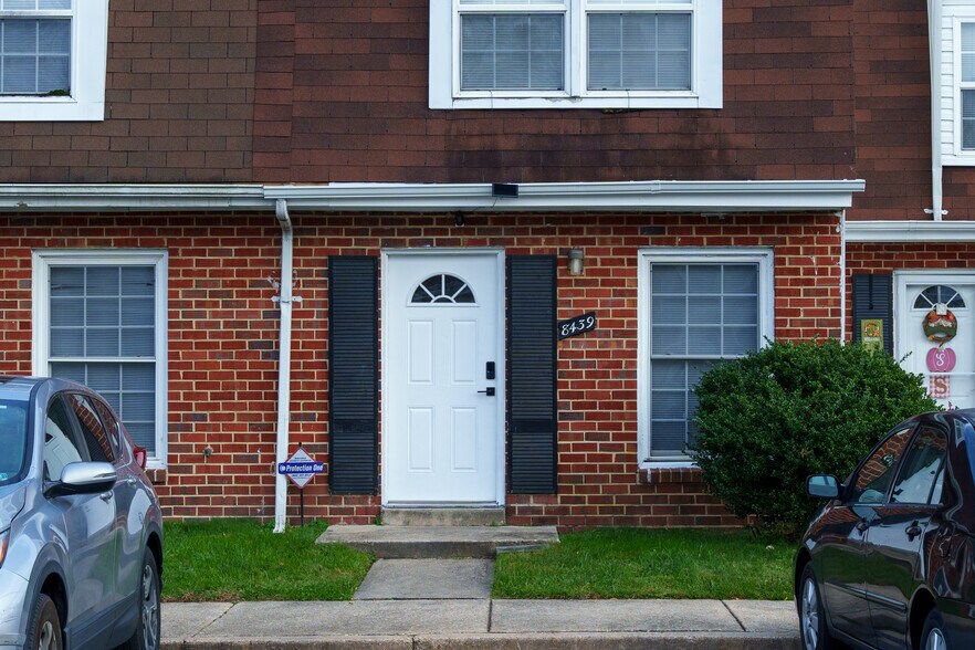 Building Photo - 8439 Pioneer Dr