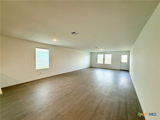 Building Photo - 3175 Dispatch Dr
