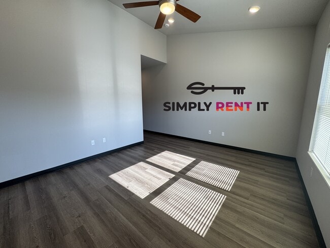 Building Photo - New 3 Bedroom, 3 Bathroom Sublease Brick Towne Ames Townhome