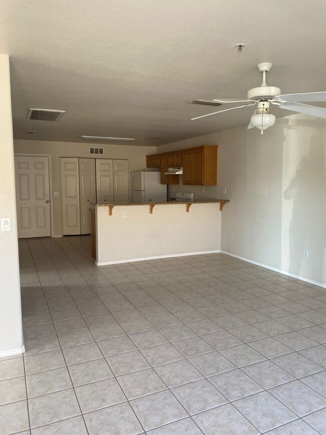 Building Photo - PALI3045