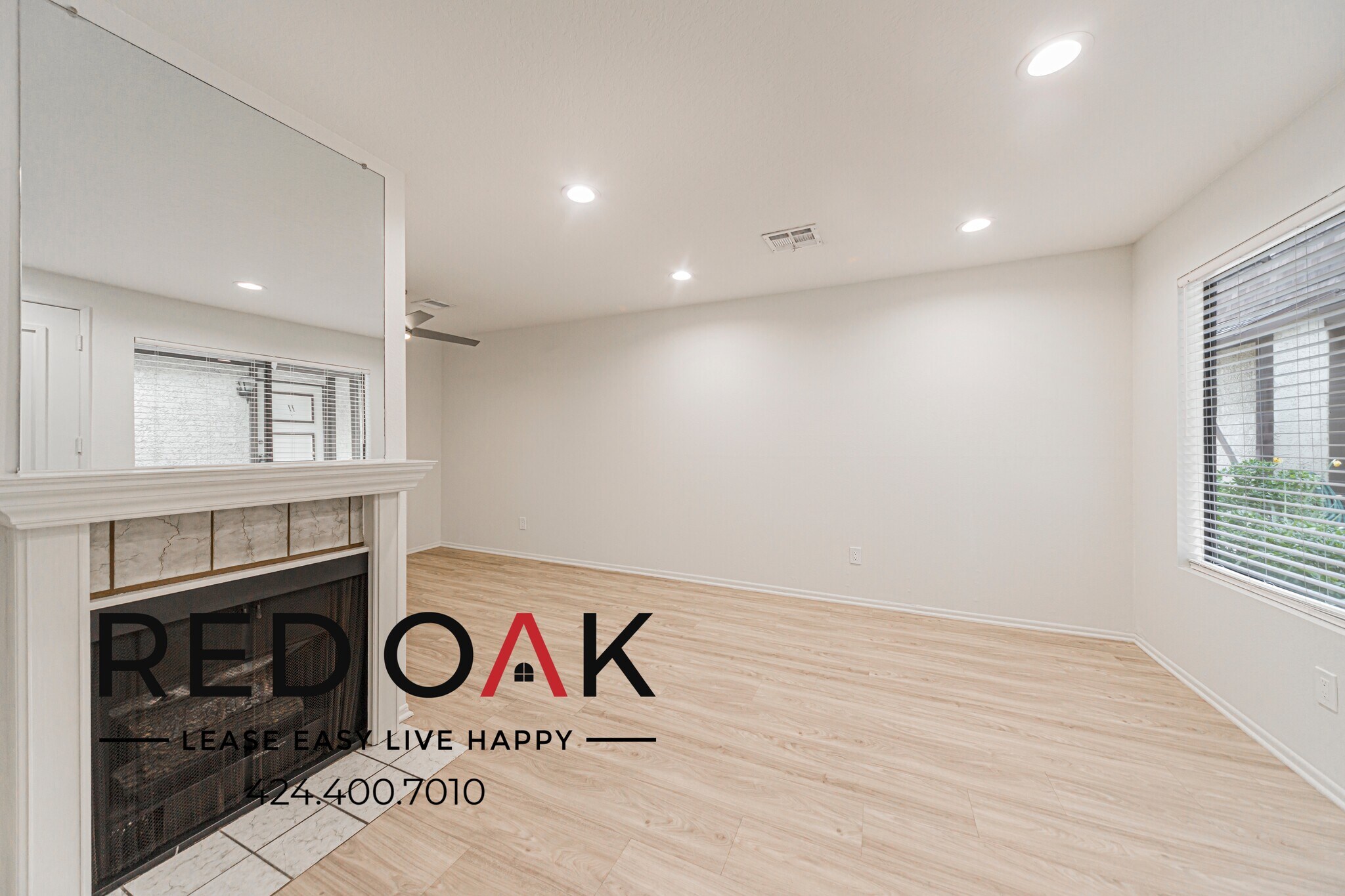Building Photo - 15050 Moorpark St