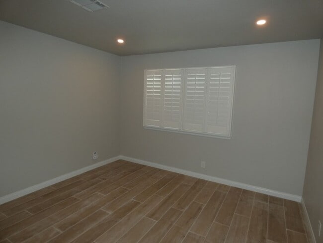 Building Photo - Charming 2 bedroom 2 bath in the heart of ...
