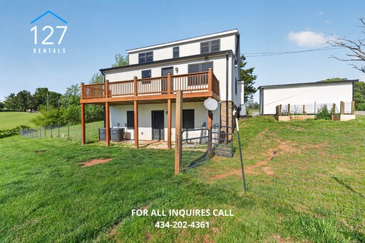 Building Photo - Beautiful 3 bedroom 2.5 bath!