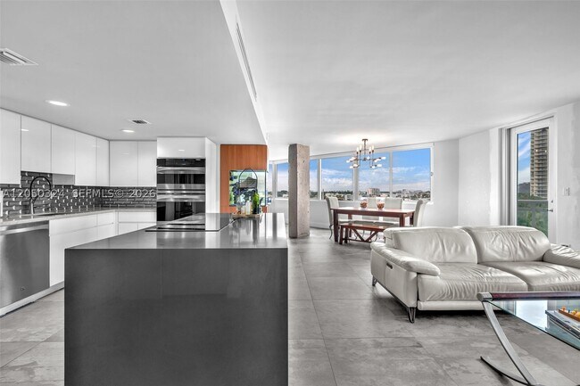 Building Photo - 7135 Collins Ave