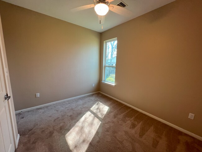Building Photo - 5030 Marietta Ln