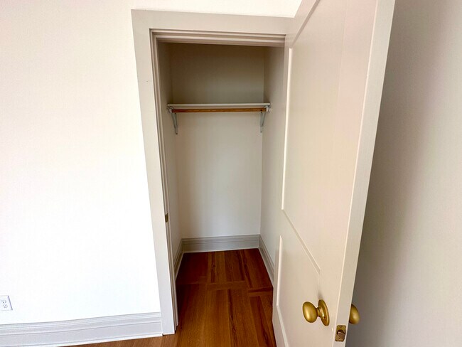 Closet 1 - 603 E Morris St