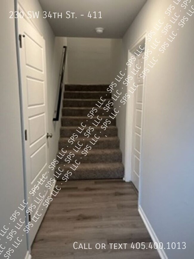 Building Photo - 230 SW 34th St