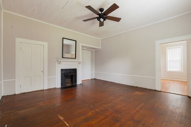 Building Photo - Charming Restored home in Bibb City