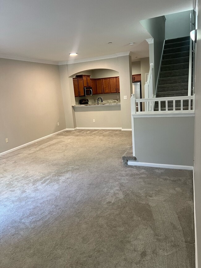 Building Photo - 305 Herons Cove