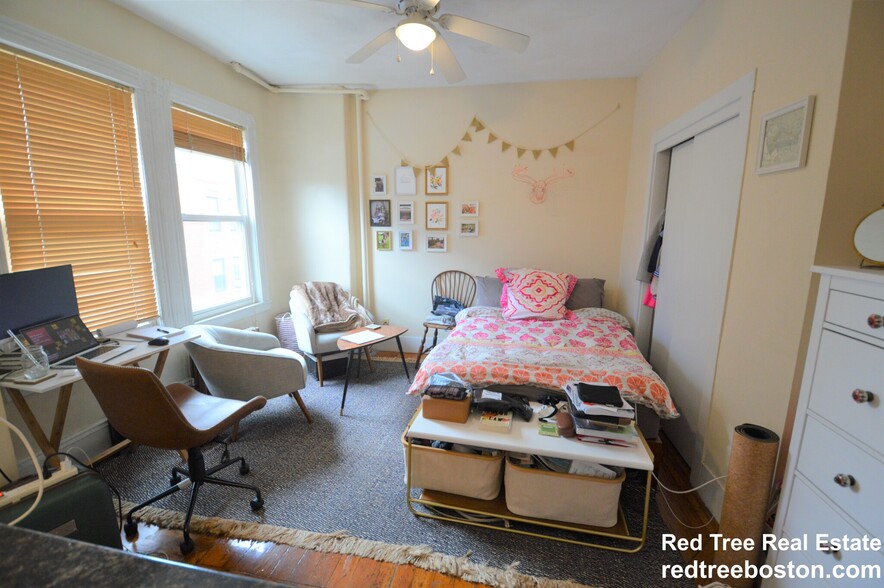 Apt 11 - 108 Myrtle St