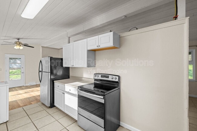 Building Photo - 62 Capitol Hill Dr