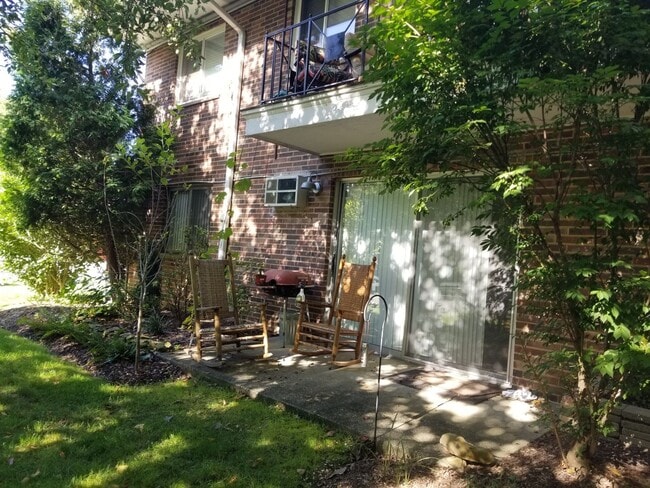 Primary Photo - Chagrin Falls Condo for rent