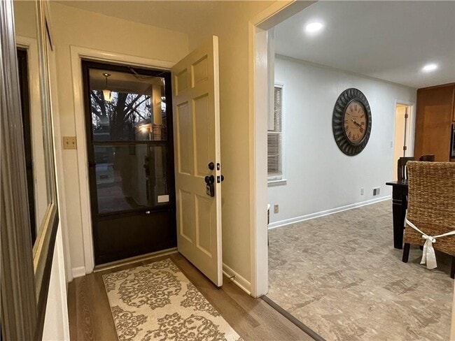 Building Photo - 4457 Frontier Way NE