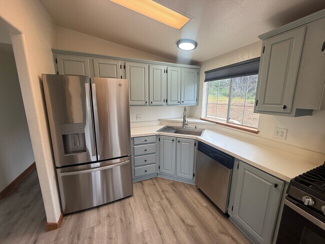 Building Photo - 14555 E Van Tam Way