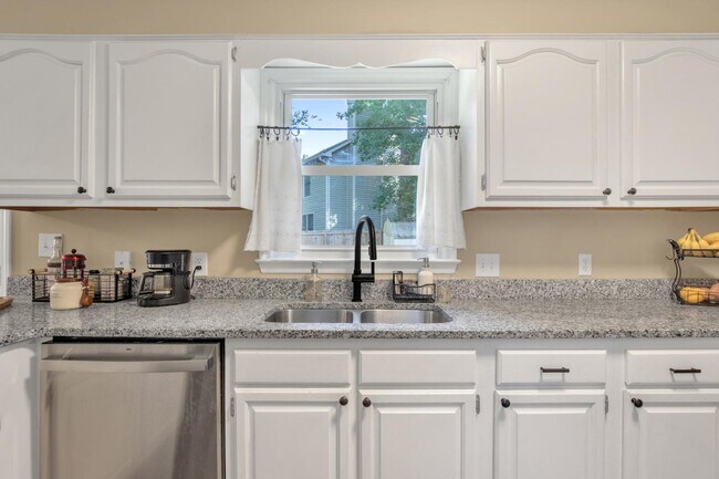 Building Photo - 608 Georgetown Cir