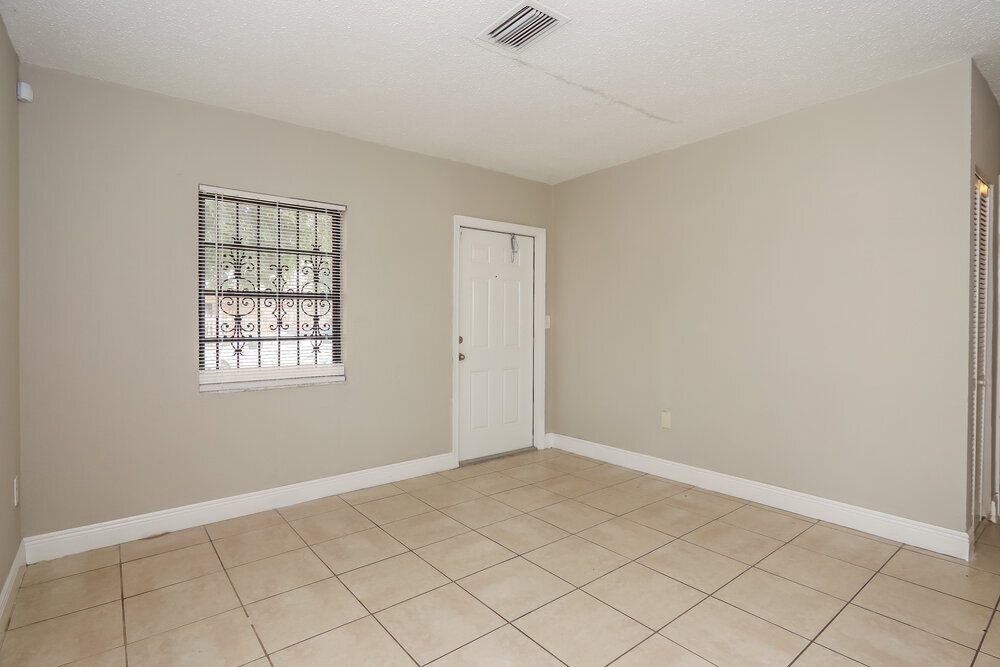 Building Photo - 15420 NW 27th Pl