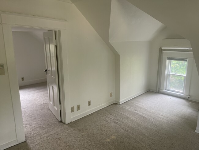Building Photo - 4325 Xerxes Ave S