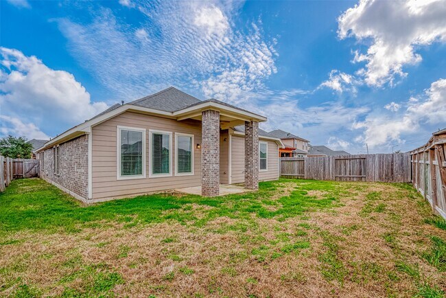 Building Photo - 31118 Gulf Cypress Ln